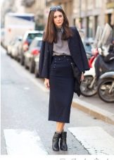 З чим носити жіночі черевики челсі? 78 фото Поєднання челсі без каблука з спідницею і сукнею, брюками і джинсами