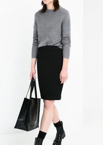 З чим носити жіночі черевики челсі? 78 фото Поєднання челсі без каблука з спідницею і сукнею, брюками і джинсами