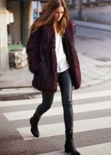 З чим носити жіночі черевики челсі? 78 фото Поєднання челсі без каблука з спідницею і сукнею, брюками і джинсами