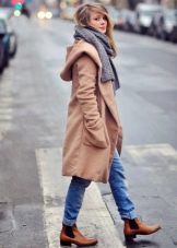 З чим носити жіночі черевики челсі? 78 фото Поєднання челсі без каблука з спідницею і сукнею, брюками і джинсами