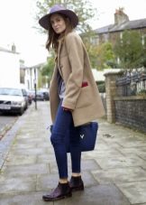 З чим носити жіночі черевики челсі? 78 фото Поєднання челсі без каблука з спідницею і сукнею, брюками і джинсами