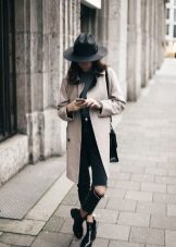 З чим носити жіночі черевики челсі? 78 фото Поєднання челсі без каблука з спідницею і сукнею, брюками і джинсами