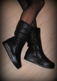 З чим носити жіночі дутики (54 фото): з пальто або курткою, зимові білі і чорні моделі з шубою і сукнею, з пуховиком і спідницею