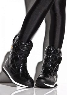 З чим носити жіночі дутики (54 фото): з пальто або курткою, зимові білі і чорні моделі з шубою і сукнею, з пуховиком і спідницею