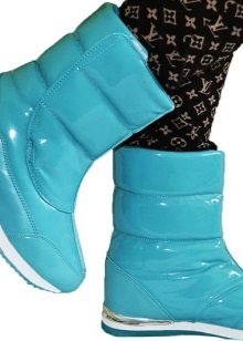 З чим носити жіночі дутики (54 фото): з пальто або курткою, зимові білі і чорні моделі з шубою і сукнею, з пуховиком і спідницею