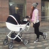 З чим носити жіночі дутики (54 фото): з пальто або курткою, зимові білі і чорні моделі з шубою і сукнею, з пуховиком і спідницею