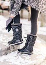 З чим носити жіночі дутики (54 фото): з пальто або курткою, зимові білі і чорні моделі з шубою і сукнею, з пуховиком і спідницею