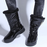 З чим носити жіночі дутики (54 фото): з пальто або курткою, зимові білі і чорні моделі з шубою і сукнею, з пуховиком і спідницею