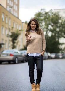 З чим носити жіночі тімберленди? 66 фото Образи з сукнею і спідницею, з пальто і джинсами, з рожевими і чорними черевиками на осінь