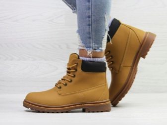 З чим носити жіночі тімберленди? 66 фото Образи з сукнею і спідницею, з пальто і джинсами, з рожевими і чорними черевиками на осінь