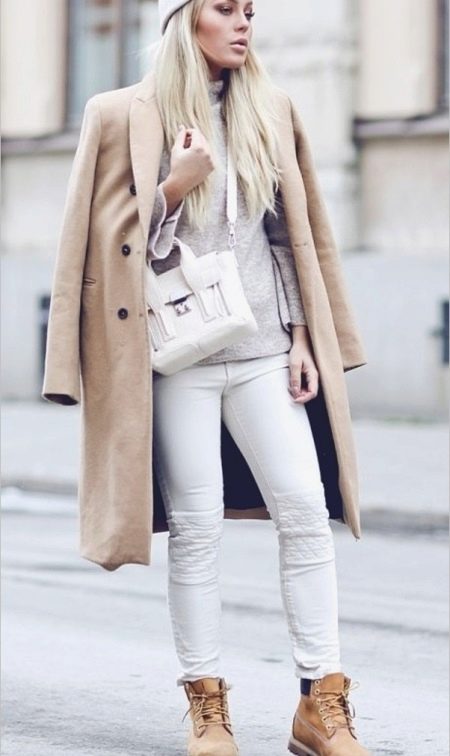 З чим носити жіночі тімберленди? 66 фото Образи з сукнею і спідницею, з пальто і джинсами, з рожевими і чорними черевиками на осінь