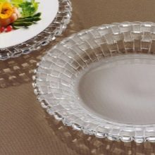 З чого роблять тарілки? Скляні і керамічні, фарфорові і пластикові, металеві та глиняні тарілки. Плюси і мінуси багаторазового посуду з нержавіючої сталі і сталі