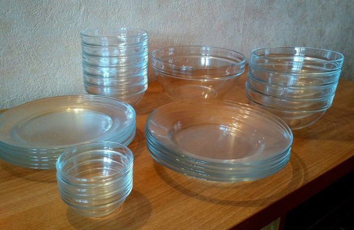 З чого роблять тарілки? Скляні і керамічні, фарфорові і пластикові, металеві та глиняні тарілки. Плюси і мінуси багаторазового посуду з нержавіючої сталі і сталі