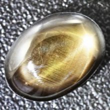 Зірчастий сапфір (31 фото): що це таке? Магічні властивості зоряного каменю. Як відрізнити його від підробки?