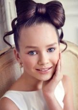 Зачіски для дівчаток на весілля (46 фото): дитячі зачіски на 10-14 років, красиві весільні варіанти для дітей від 5 років