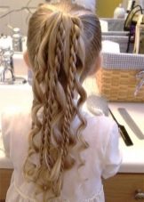 Зачіски для дівчаток на весілля (46 фото): дитячі зачіски на 10-14 років, красиві весільні варіанти для дітей від 5 років