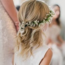 Зачіски для дівчаток на весілля (46 фото): дитячі зачіски на 10-14 років, красиві весільні варіанти для дітей від 5 років