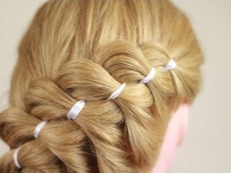 Зачіски для густого волосся (32 фото): жіночі зачіски для дівчат з короткими, довгими волоссям і волоссям середньої довжини. Як правильно укладати?