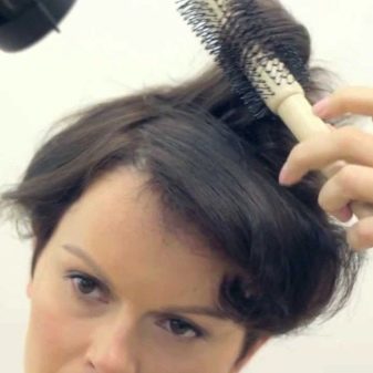 Зачіски для густого волосся (32 фото): жіночі зачіски для дівчат з короткими, довгими волоссям і волоссям середньої довжини. Як правильно укладати?