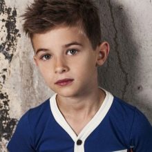 Зачіски для хлопчиків 10 років (72 фото): модні і круті дитячі стрижки, красиві і стильні варіанти з чубчиком для дітей, вибір модельних зачісок