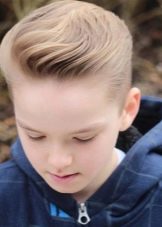 Зачіски для хлопчиків 10 років (72 фото): модні і круті дитячі стрижки, красиві і стильні варіанти з чубчиком для дітей, вибір модельних зачісок