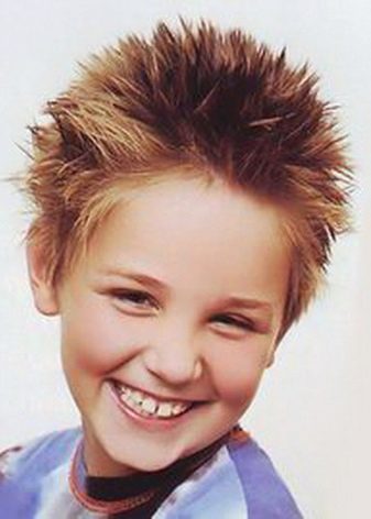 Зачіски для хлопчиків 10 років (72 фото): модні і круті дитячі стрижки, красиві і стильні варіанти з чубчиком для дітей, вибір модельних зачісок