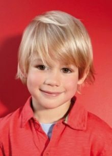 Зачіски для хлопчиків 10 років (72 фото): модні і круті дитячі стрижки, красиві і стильні варіанти з чубчиком для дітей, вибір модельних зачісок