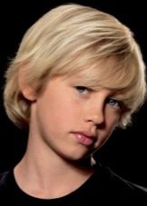 Зачіски для хлопчиків 10 років (72 фото): модні і круті дитячі стрижки, красиві і стильні варіанти з чубчиком для дітей, вибір модельних зачісок
