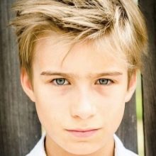 Зачіски для хлопчиків 10 років (72 фото): модні і круті дитячі стрижки, красиві і стильні варіанти з чубчиком для дітей, вибір модельних зачісок