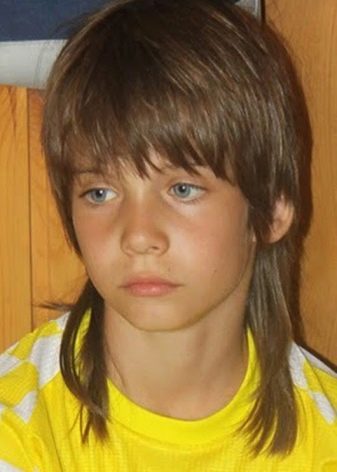 Зачіски для хлопчиків 10 років (72 фото): модні і круті дитячі стрижки, красиві і стильні варіанти з чубчиком для дітей, вибір модельних зачісок