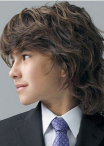 Зачіски для хлопчиків 10 років (72 фото): модні і круті дитячі стрижки, красиві і стильні варіанти з чубчиком для дітей, вибір модельних зачісок