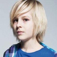 Зачіски для хлопчиків 10 років (72 фото): модні і круті дитячі стрижки, красиві і стильні варіанти з чубчиком для дітей, вибір модельних зачісок