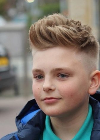 Зачіски для хлопчиків 10 років (72 фото): модні і круті дитячі стрижки, красиві і стильні варіанти з чубчиком для дітей, вибір модельних зачісок