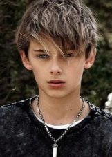 Зачіски для хлопчиків 10 років (72 фото): модні і круті дитячі стрижки, красиві і стильні варіанти з чубчиком для дітей, вибір модельних зачісок