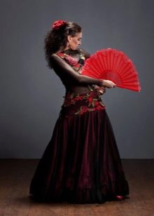 Зачіски для танців (38 фото): вибираємо зачіску для хіп-хоп, сучасних і східних, латинських та іспанських танців, красиві укладання для танцювальних турнірів