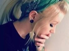 Зачіски для танців (38 фото): вибираємо зачіску для хіп-хоп, сучасних і східних, латинських та іспанських танців, красиві укладання для танцювальних турнірів