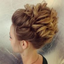 Зачіски на довге тонке волосся (36 фото): швидкі укладання на кожен день на рідкісні волосся своїми руками, красиві і легкі вечірні зачіски