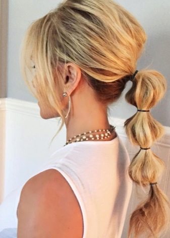 Зачіски на довге тонке волосся (36 фото): швидкі укладання на кожен день на рідкісні волосся своїми руками, красиві і легкі вечірні зачіски