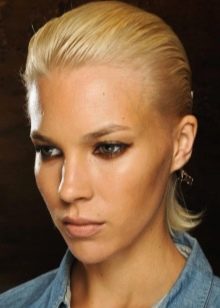 Зачіски на короткі волосся в домашніх умовах (84 фото): як красиво укладати короткі стрижки своїми руками? Покрокові інструкції