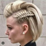 Зачіски на короткі волосся в домашніх умовах (84 фото): як красиво укладати короткі стрижки своїми руками? Покрокові інструкції