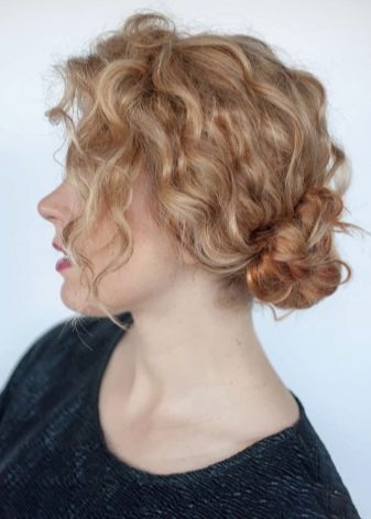 Зачіски на коротке волосся (69 фото): красиві, прості і модні жіночі укладання 2020. Стильні високі й пишні зачіски