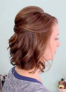 Зачіски на коротке волосся (69 фото): красиві, прості і модні жіночі укладання 2020. Стильні високі й пишні зачіски