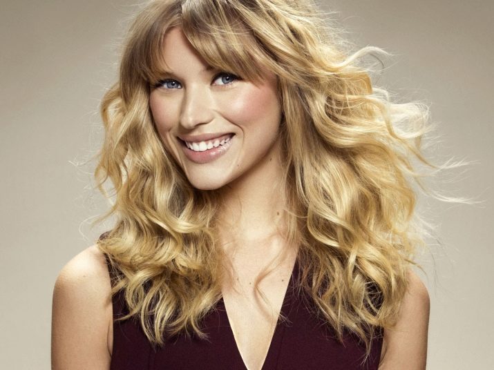 Зачіски на ніч: як можна зробити укладку на вологе і сухе волосся для обсягу з ранку самій собі? Як красиво і легко укласти волосся на ніч?