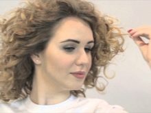 Зачіски на волосся з хімією (45 фото): жіночі стрижки для середніх і коротких волосся з хімічною завивкою. Яку укладку можна зробити?