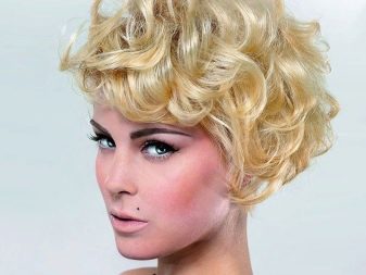 Зачіски на волосся з хімією (45 фото): жіночі стрижки для середніх і коротких волосся з хімічною завивкою. Яку укладку можна зробити?