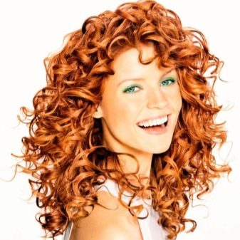 Зачіски на волосся з хімією (45 фото): жіночі стрижки для середніх і коротких волосся з хімічною завивкою. Яку укладку можна зробити?