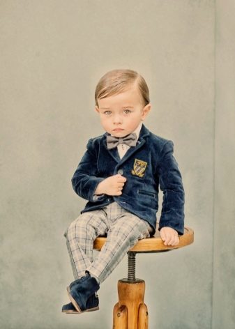 Зачіски набік для хлопчиків (37 фото): як зробити стрижку з чубком і проділом для підлітків? Зачіски на довге волосся з зачесом