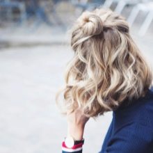 Зачіски в школу з короткого волосся: легкі і красиві зачіски в школу для дівчат з каре. Як зробити просту шкільну зачіску для дівчаток 10 і 12 років за 5 хвилин?