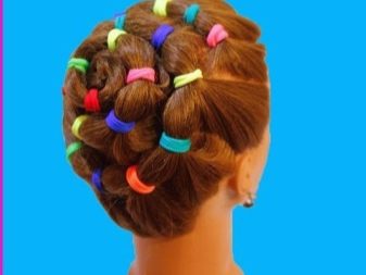 Зачіски з гумками (35 фото): укладання з маленькими силіконовими резиночками і обідком на короткі або довгі волосся