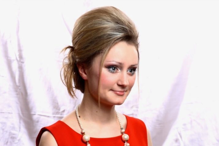 зачіски З начосом (70 фото): укладання з начосом на маківці на середніх, довгих або коротких волоссі? Вечірні зачіски з начосом тому